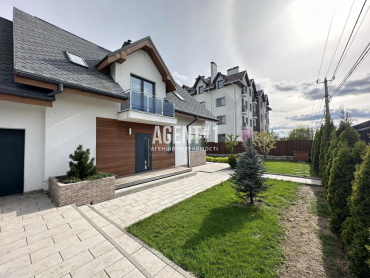 Продаж просторого будинку з гаражем, 171 кв.м., Святопетрівське