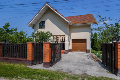 Будинок серед лісу на виїзді з Києва в сторону Житомира, КП
