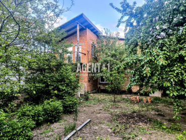 Продається пів будинка з мансардой. Петропавлівська борщагівка