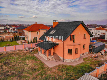 Продажа  дома 290кв.м. с.Петропавловская Борщаговка