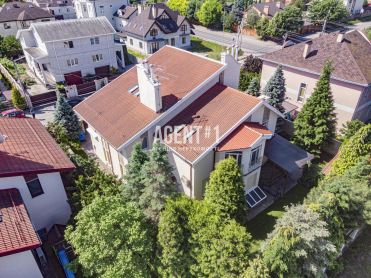 Продаж готового просторого будинку з укриттям в центрі Петропавлівської Борщагівки 
