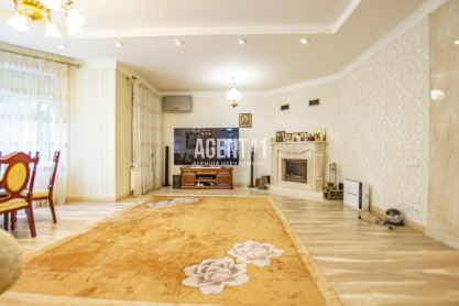 Продаж готового просторого будинку з укриттям в центрі Петропавлівської Борщагівки 