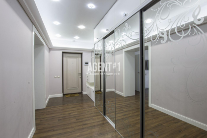 ЖК Чайка, 3-кімн. квартира, 86 кв.м., вул. Лобановського, 28