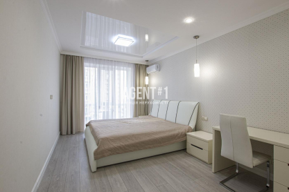 ЖК Чайка, 3-кімн. квартира, 86 кв.м., вул. Лобановського, 28