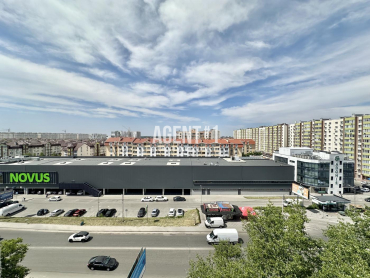 ЖК Барселона, 2-кімн. квартира з якісним ремонтом, вул. Петрівська 1-А