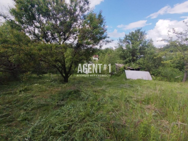 Продаж земельної ділянки 10 соток, с.Петрушки