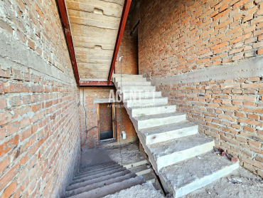 ІНВЕСТИЦІЙНИЙ ХІТ У ЦЕНТРІ ПЕТРОПАВЛІВСЬКОЇ БОРЩАГІВКИ | 2000 м² | 27 соток | ЛІФТ | БАСЕЙН