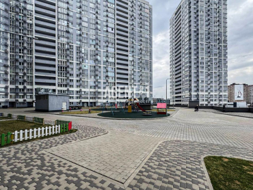Видова 3х кімн. квартира ЖК Лебединий , вул.Ревуцького,б.40-В в м.Київ.