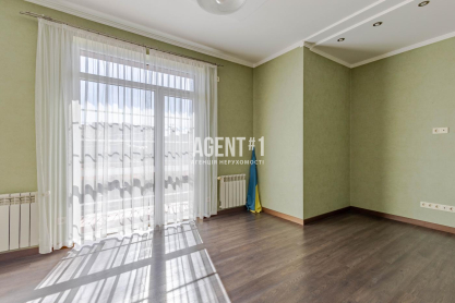 продаж будинку 430м з гаражем, 8 соток