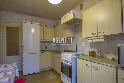 Продаж 3кім. квартири вул. Верховинна 87 ,  Київ