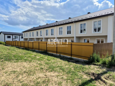 Продаж  таунхаусів в с. Святопетрівске. Газ. Гарна локація.