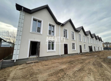 Продаж  таунхаусів в с. Святопетрівске. Газ. Гарна локація.