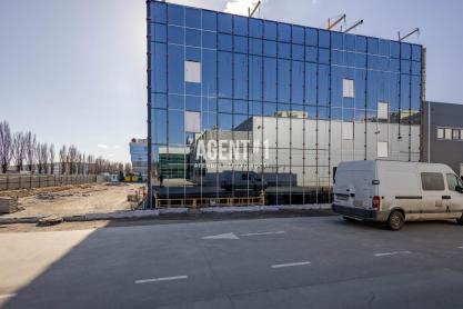 Приміщення в бізнес центрі, 2 поверх, вул.Антонова 6, Чайки