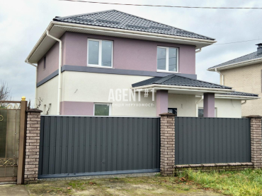 Продаж якісного будинку  150 кв.м.  на ділянці 8 сот. в с.Старі Петрівці