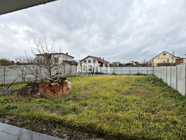 Продаж якісного будинку  150 кв.м.  на ділянці 8 сот. в с.Старі Петрівці