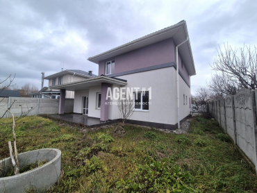 Продаж якісного будинку  150 кв.м.  на ділянці 8 сот. в с.Старі Петрівці