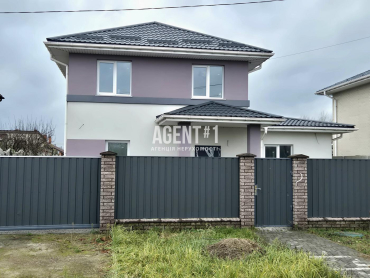 Продаж якісного будинку  150 кв.м.  на ділянці 8 сот. в с.Старі Петрівці