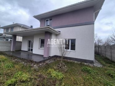 Продаж якісного будинку  150 кв.м.  на ділянці 8 сот. в с.Старі Петрівці