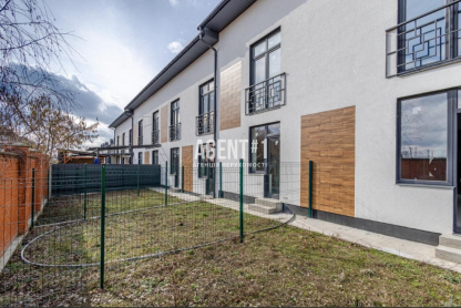 Продаж таунхауса з ремонтом в с. Святопетрівське. Класна локація. Ваучери, сертифікати!Без комісії!