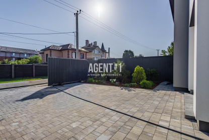 Продаж дуплекса 132м Білогородка, 4сот.
