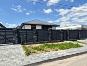 Сучасний одноповерховий будинок. Білогородка