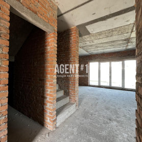 Без%  Продаж  дуплекс з цегли 143+73м.кв у подарунок! 3 сотки. с.Гатне