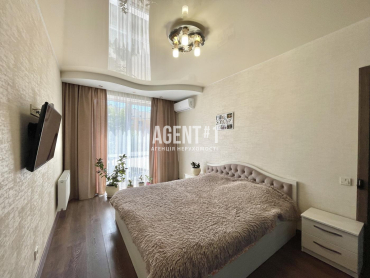 ЖК Сонцтаун. Продаж 2-кімн. квартири, 70 кв.м., Чайки