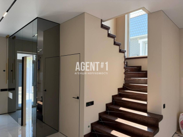 Продаж будинку. Супер локація Окружна 300 м! Поруч ЖК Sofia Residence. Газ!