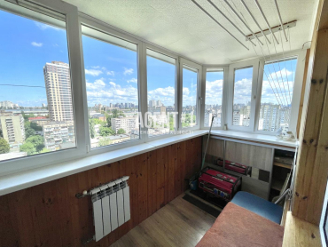 Продаж великої трикімнатної квартири. Гарматна 31а