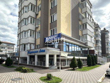 Фасадне приміщення на першому поверсі, 70,8 кв.м., Святопетрівське