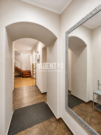 ДВОРІВНЕВА КВАРТИРА 195 М² З ДРУГИМ СВІТЛОМ $320 000