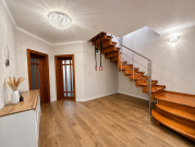 ДВОРІВНЕВА КВАРТИРА 195 М² З ДРУГИМ СВІТЛОМ $320 000