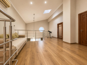 ДВОРІВНЕВА КВАРТИРА 195 М² З ДРУГИМ СВІТЛОМ $320 000