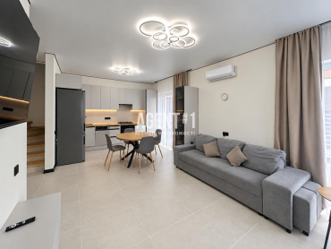 Перша здача! Квадрекс 75 м² КМ Garden Village, газ, власний двір