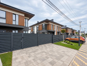 Перша здача! Квадрекс 75 м² КМ Garden Village, газ, власний двір