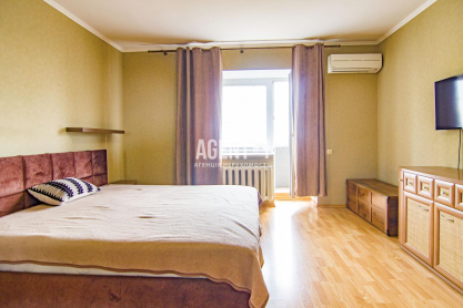 Оренда 4кім.кв. 135 м2 вул. Відпочинку 10, Святошино, Київ