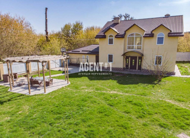 Продажа дома 229 кв.м. ул. Святкова, с. Лука.