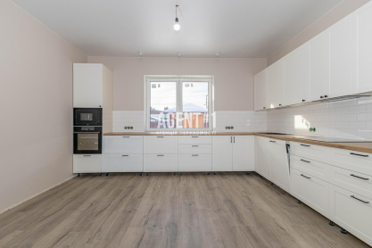 Продаж будинок з ремонтом 161кв.м. Білогородка, є гараж і укриття