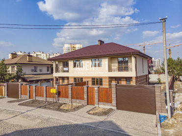 Продажа просторного дуплекса 130кв.м. с. Чайки.