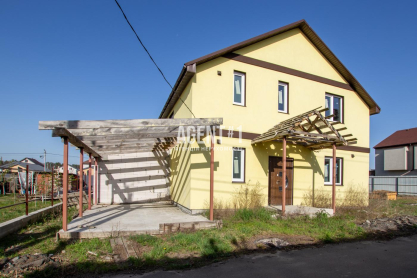 2-поверховий будинок у закритому КМ, Білогородка. 