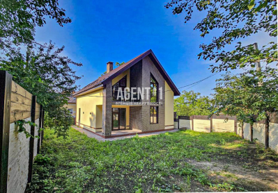 Будинок 143 кв м. з центральними комунікаціями 115000$