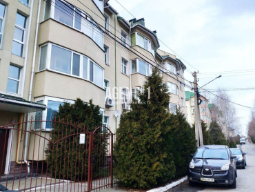 Велика двокімнатна квартира 83 м2. Затишне місце.  